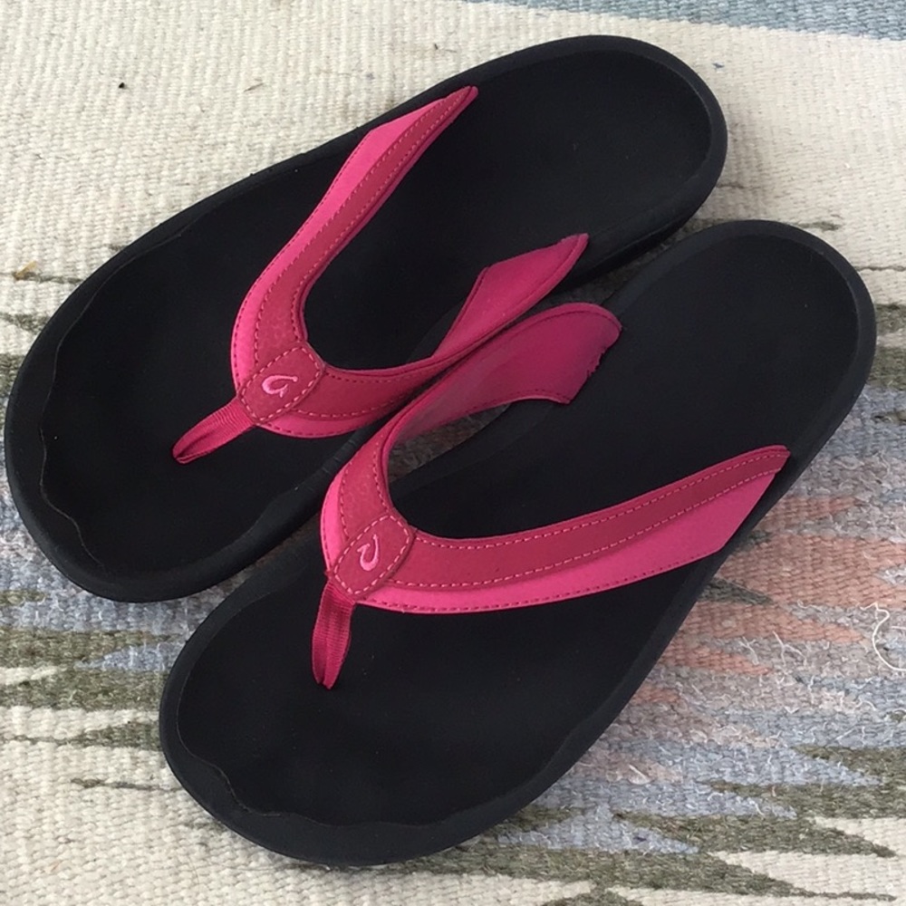 OluKai sandals size 10